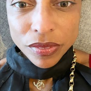 Meet your Posher, Monique